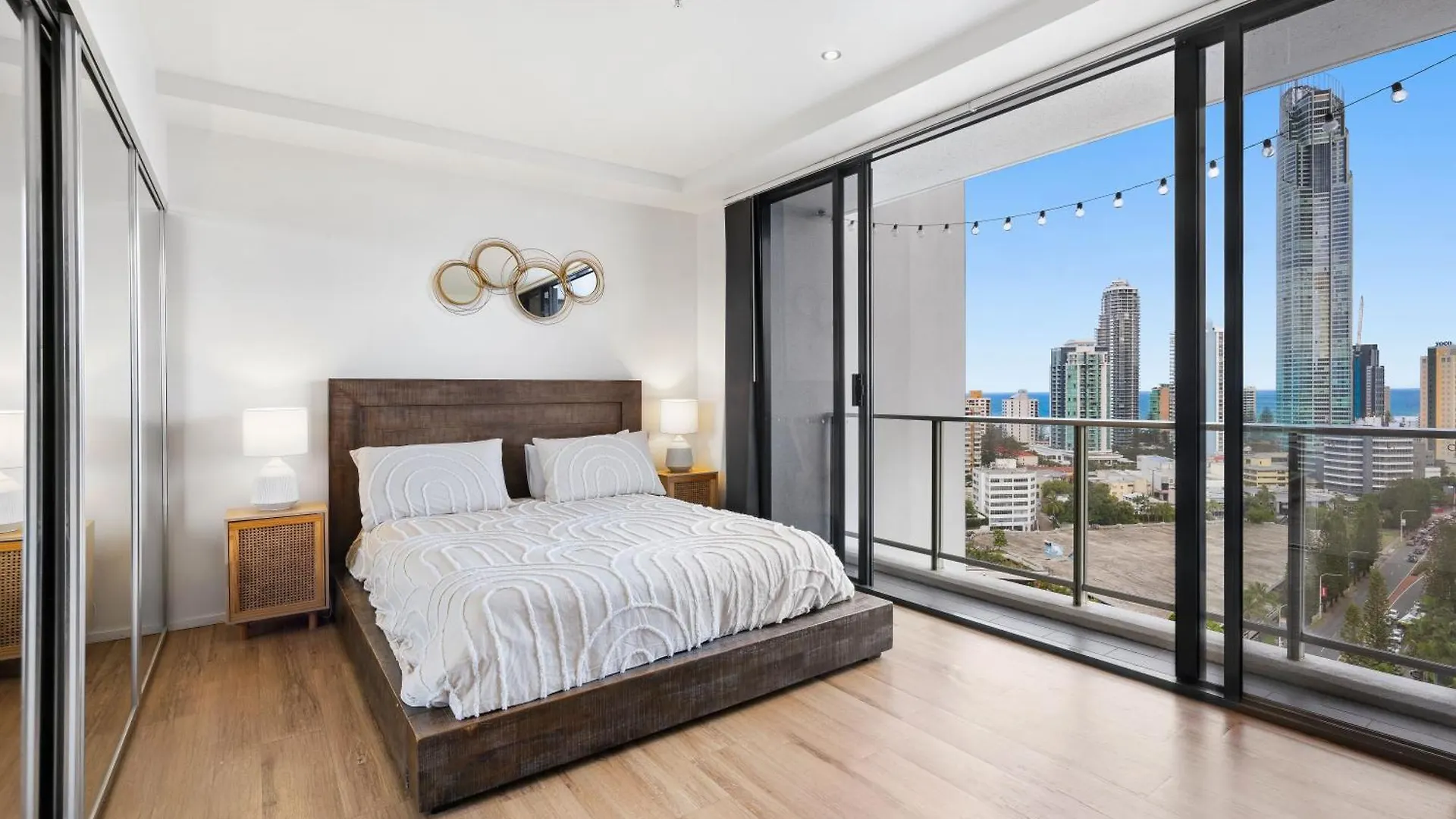 Surfers Paradise Stunning Getaway With Ocean And River Views غولد كوست شقة