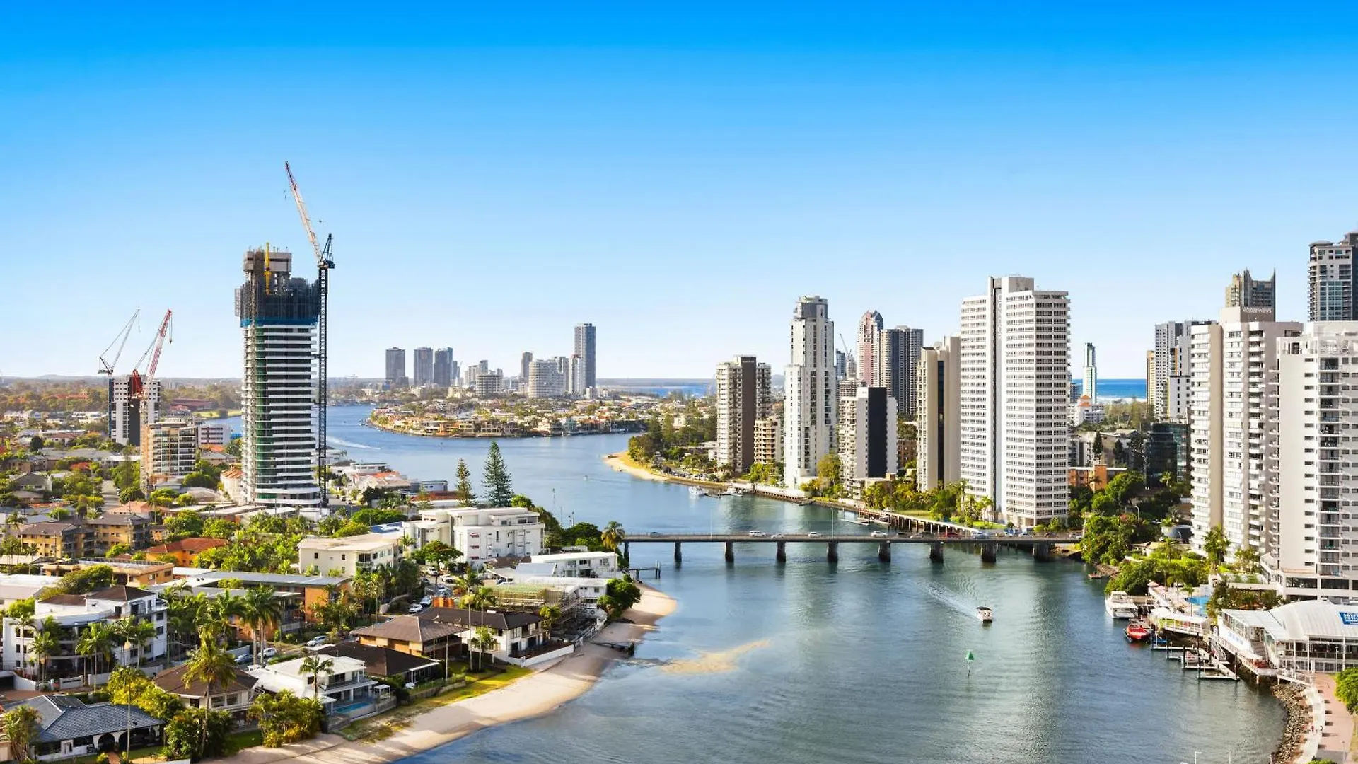 شقة Surfers Paradise Stunning Getaway With Ocean And River Views غولد كوست