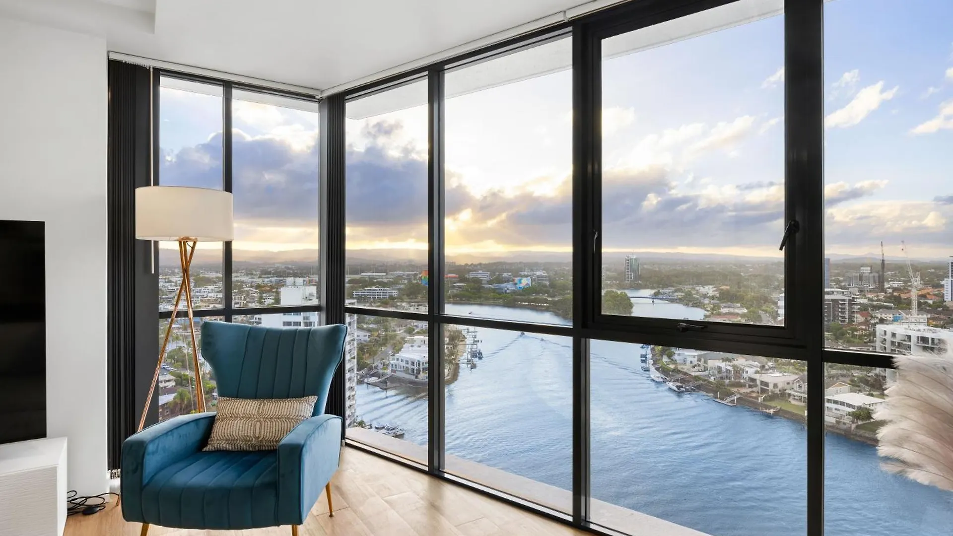 شقة Surfers Paradise Stunning Getaway With Ocean And River Views غولد كوست أستراليا