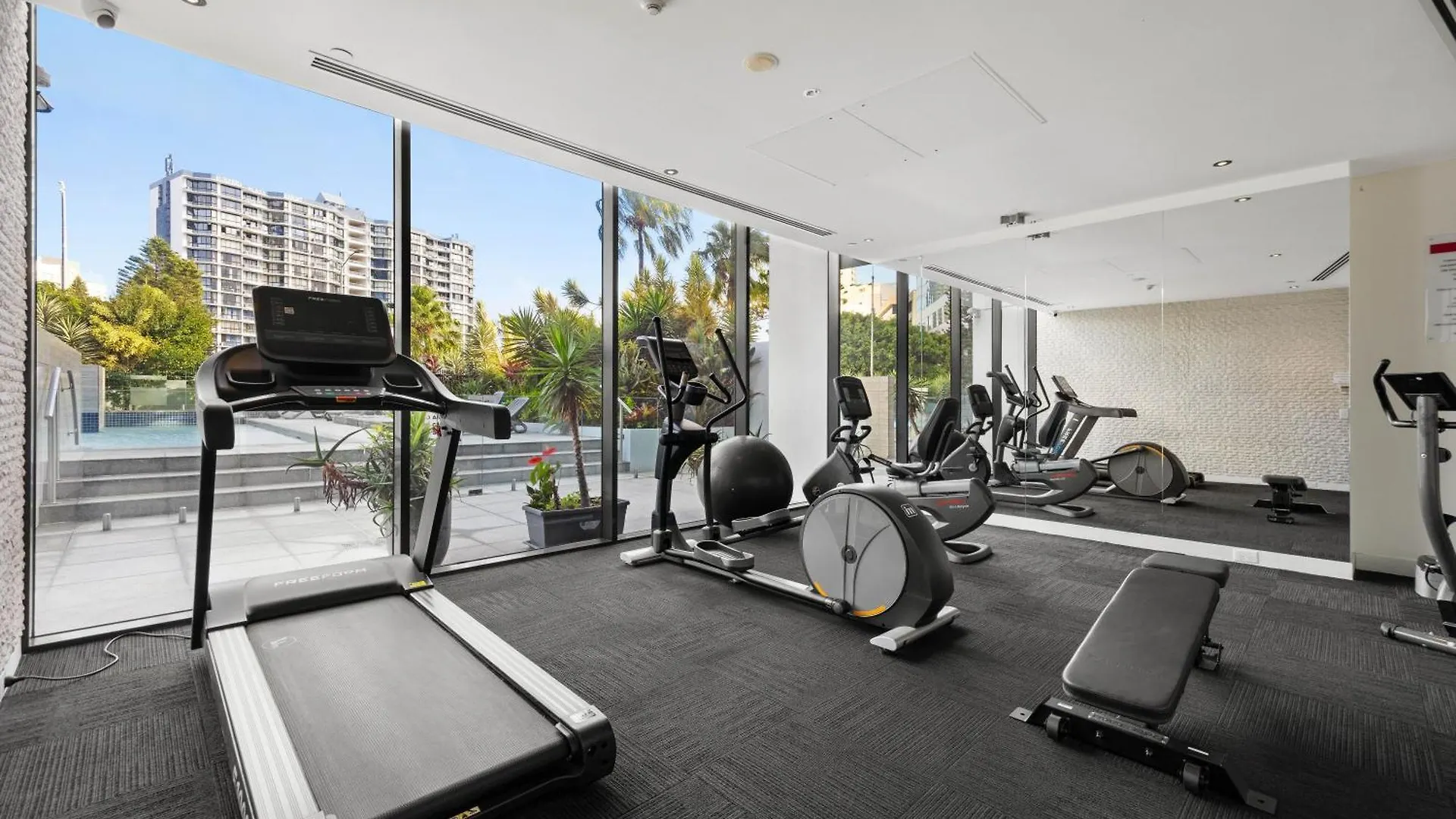 Surfers Paradise Stunning Getaway With Ocean And River Views غولد كوست أستراليا