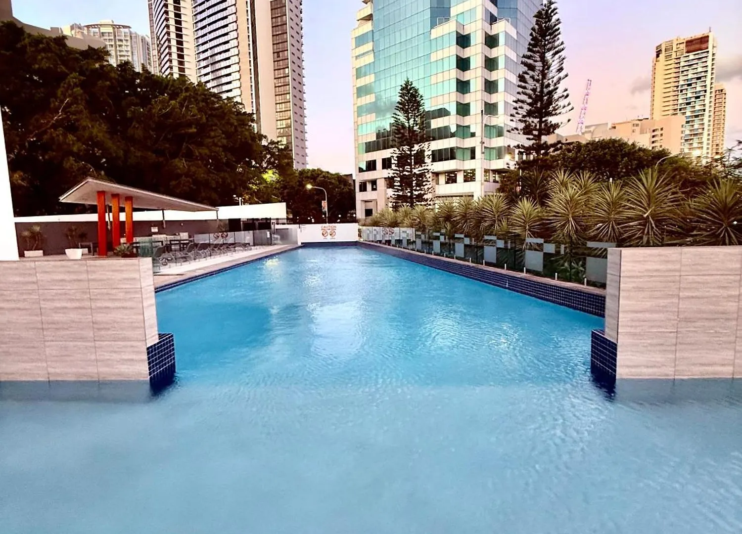 Surfers Paradise Stunning Getaway With Ocean And River Views غولد كوست
